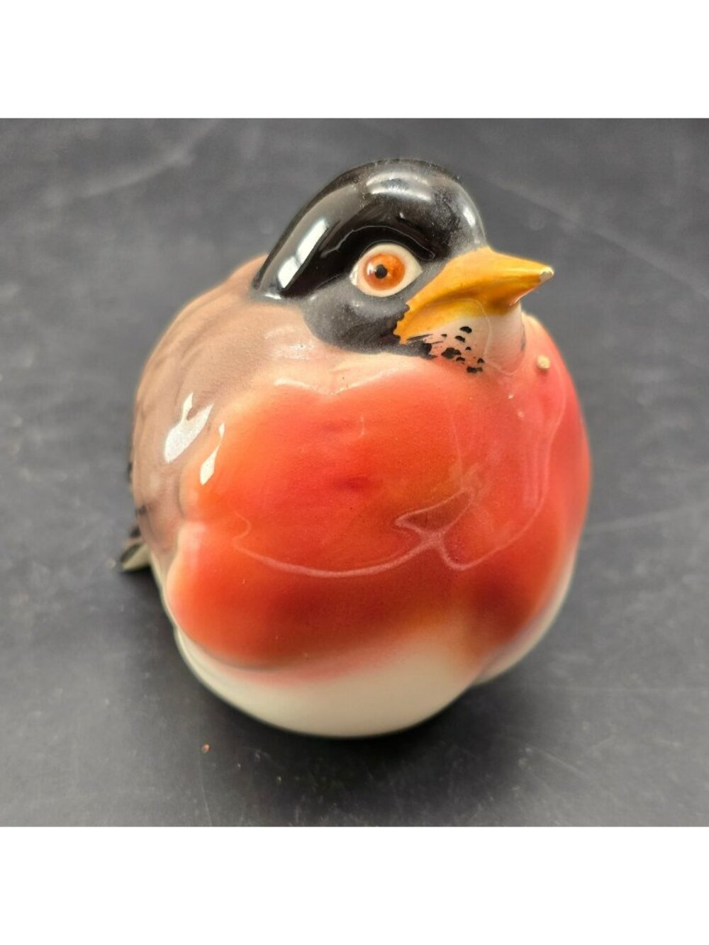 Vintage W.G. Ceramic Robin Bird Figurine Hand-Painted Collectible Germany VL5036